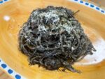 夏には珍しく島のタコが手に入ったのでタコ墨パスタを作りました^_^

味が濃厚で、めちゃ美味です^_^

#石垣島　#石垣島旅行　#パスタ　#pasta #たこ